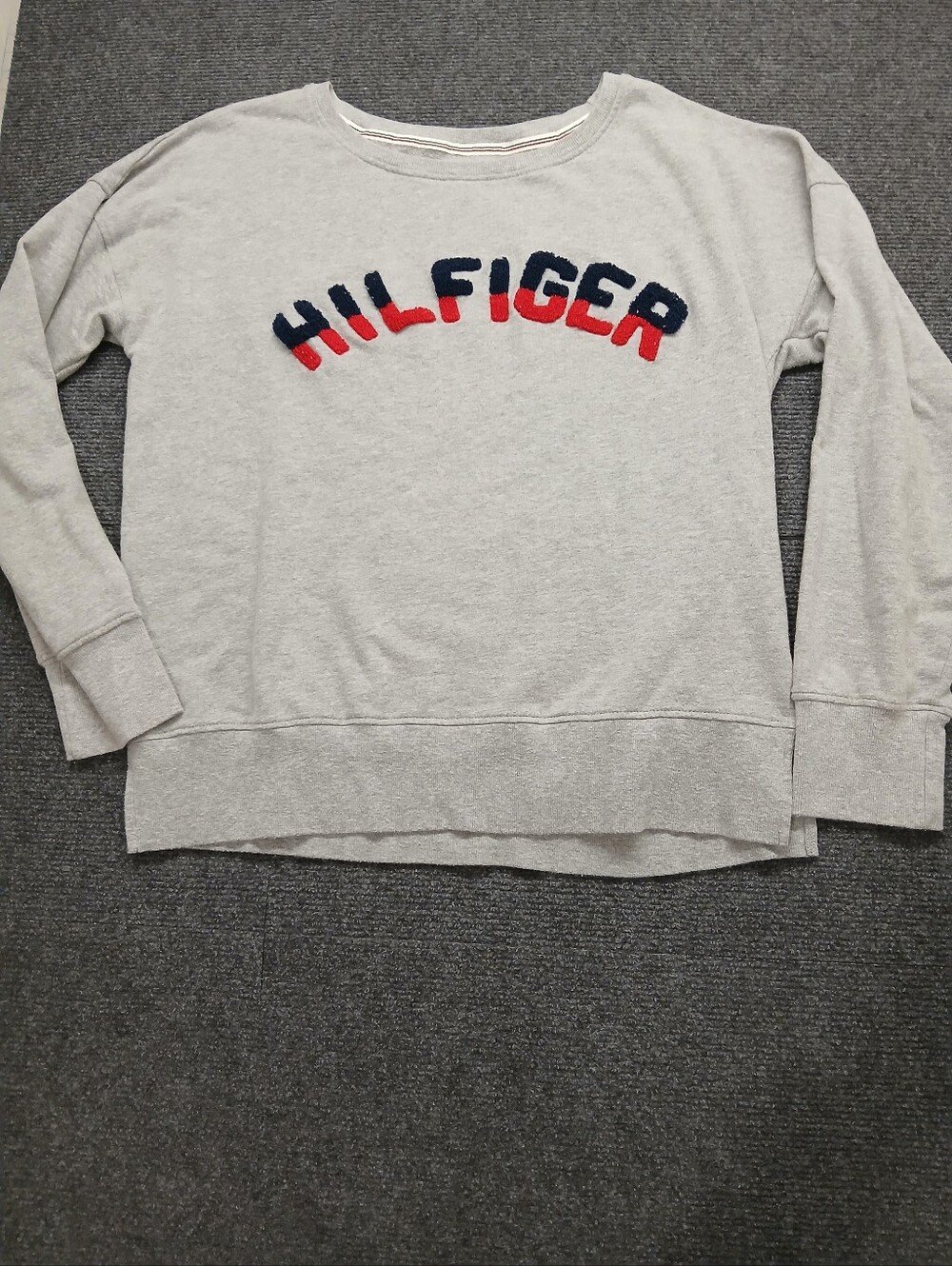 Tommy Hilfiger Light Gray Crewneck with Red & Navy Raised Logo Womens Sz LG